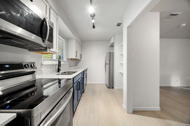 258 Antrim Dr, San Antonio, TX 78218