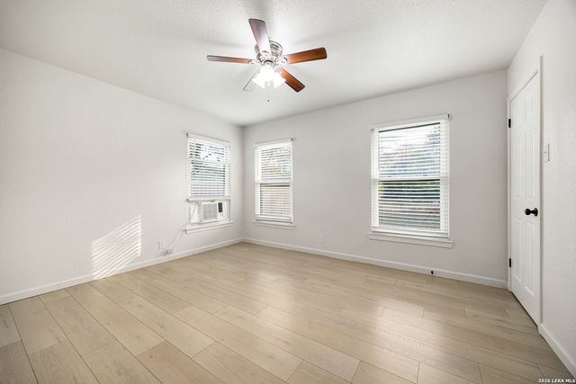 258 Antrim Dr, San Antonio, TX 78218