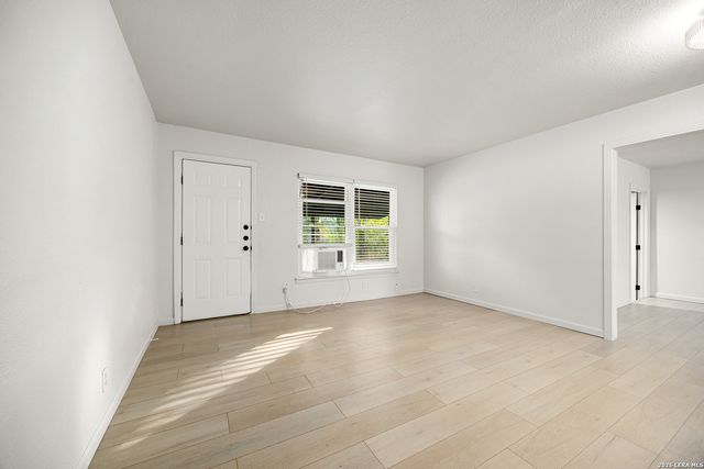 258 Antrim Dr, San Antonio, TX 78218