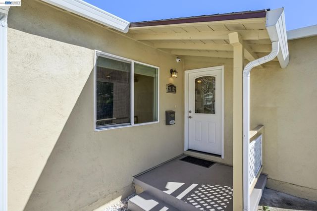 21132 Tyee Ct, Castro Valley, CA 94546