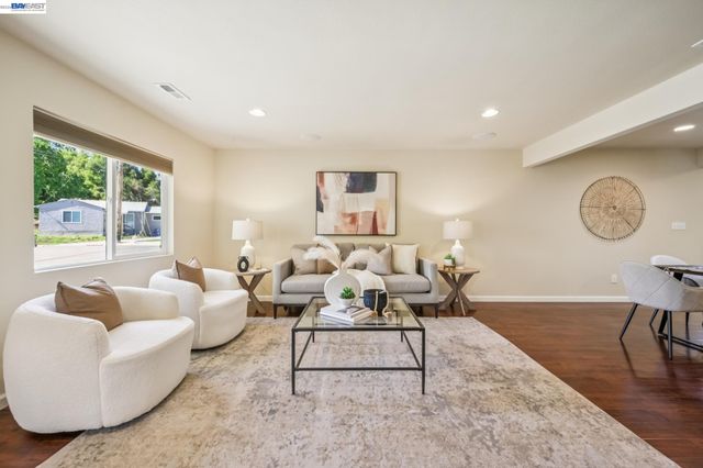 21132 Tyee Ct, Castro Valley, CA 94546