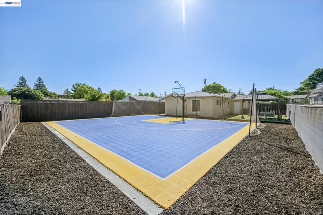21132 Tyee Ct, Castro Valley, CA 94546