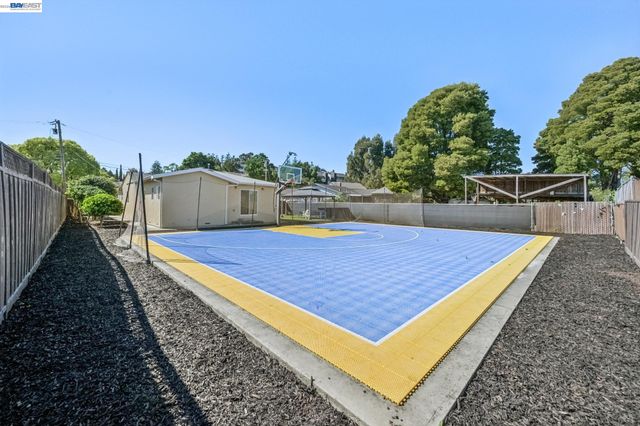 21132 Tyee Ct, Castro Valley, CA 94546