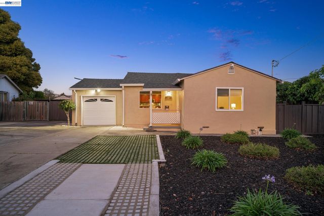 21132 Tyee Ct, Castro Valley, CA 94546