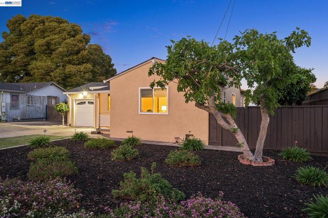 21132 Tyee Ct, Castro Valley, CA 94546