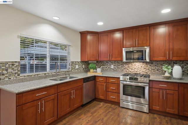 21132 Tyee Ct, Castro Valley, CA 94546