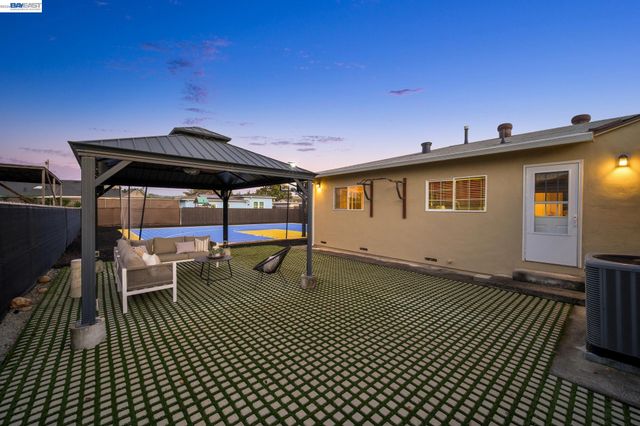 21132 Tyee Ct, Castro Valley, CA 94546