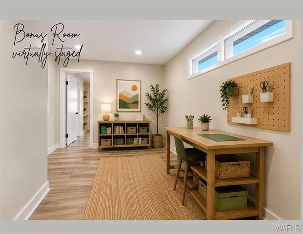 815 Southmoor Place, Godfrey, IL 62035