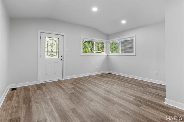 815 Southmoor Place, Godfrey, IL 62035