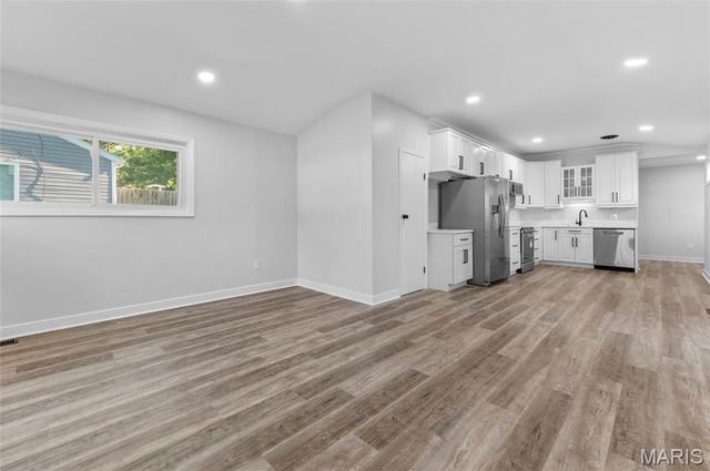 815 Southmoor Place, Godfrey, IL 62035