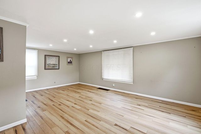 541 S James Road, Columbus, OH 43213