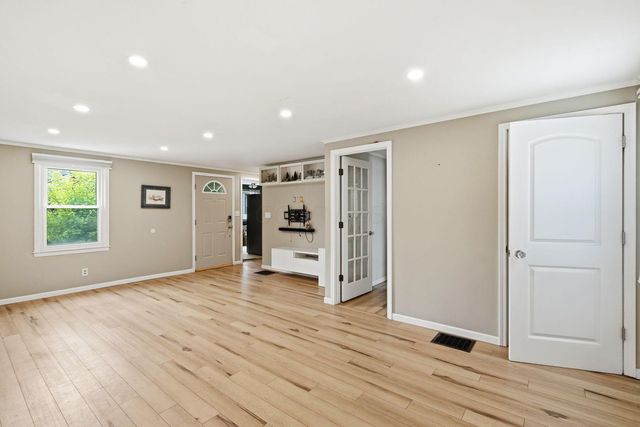 541 S James Road, Columbus, OH 43213