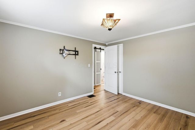 541 S James Road, Columbus, OH 43213