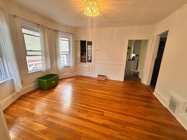 3 Fayette St 2, Cambridge, MA 02139
