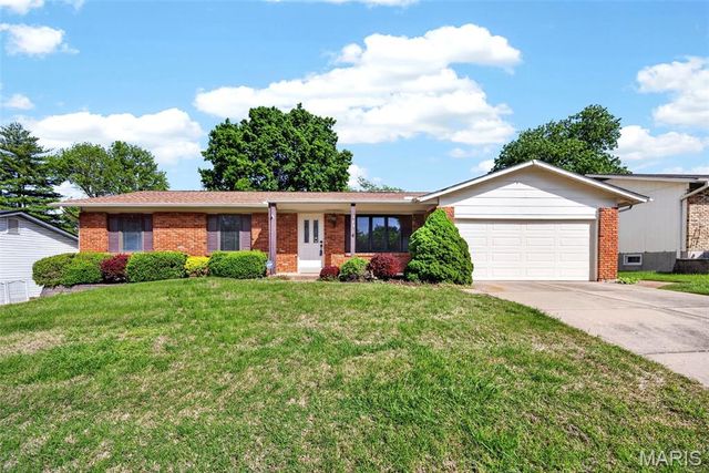 313 Gum Tree Drive, St Charles, MO 63301
