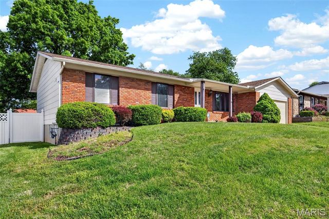 313 Gum Tree Drive, St Charles, MO 63301