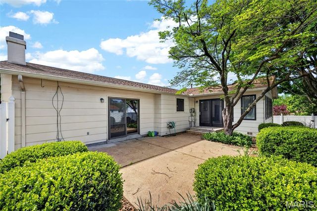313 Gum Tree Drive, St Charles, MO 63301