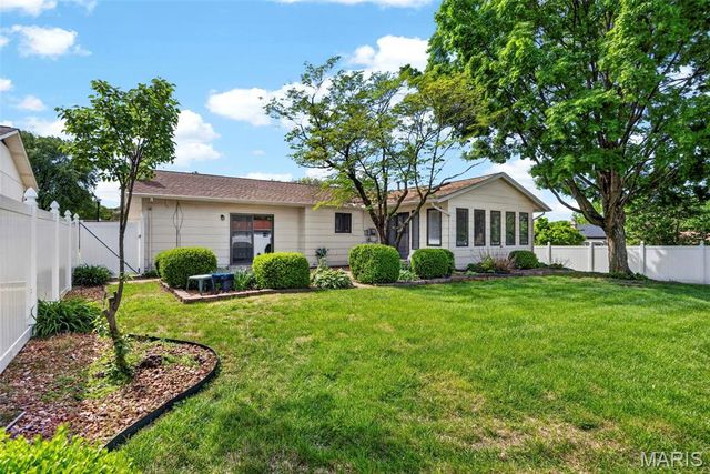 313 Gum Tree Drive, St Charles, MO 63301