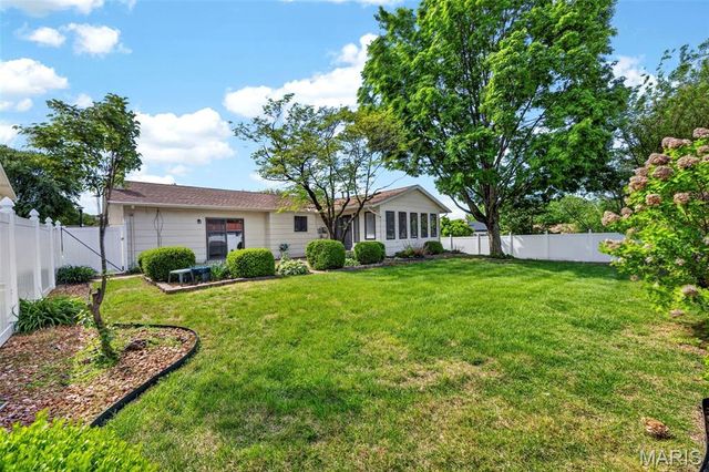 313 Gum Tree Drive, St Charles, MO 63301