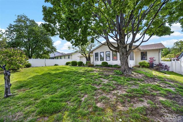 313 Gum Tree Drive, St Charles, MO 63301