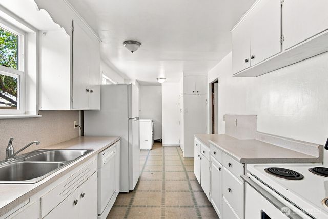 3839 145th Avenue SE, Bellevue, WA 98006