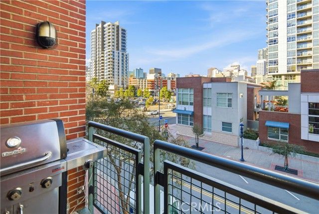 877 Island 302, San Diego, CA 92101