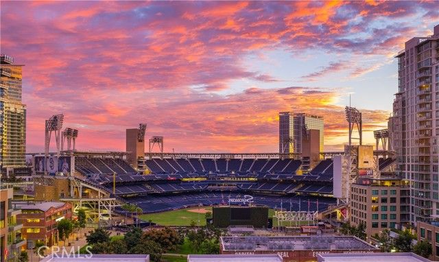 877 Island 302, San Diego, CA 92101