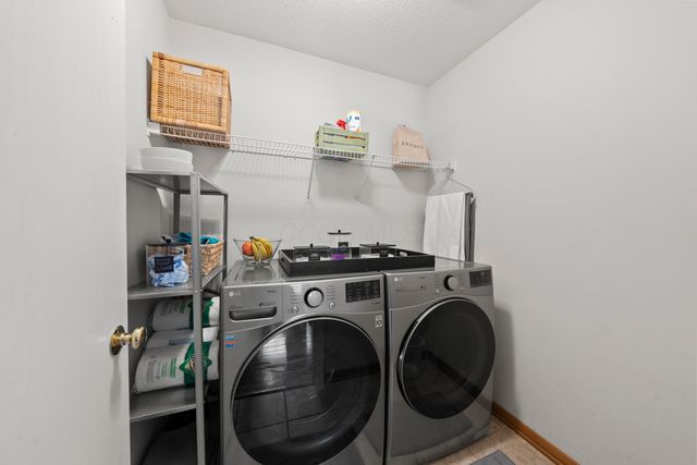 7482 Old River Drive, Blacklick, OH 43004