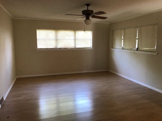 1824 N Binkley Street, Sherman, TX 75092