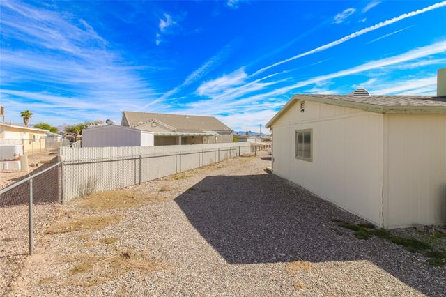 1595 River Gardens Drive, Bullhead City, AZ 86442