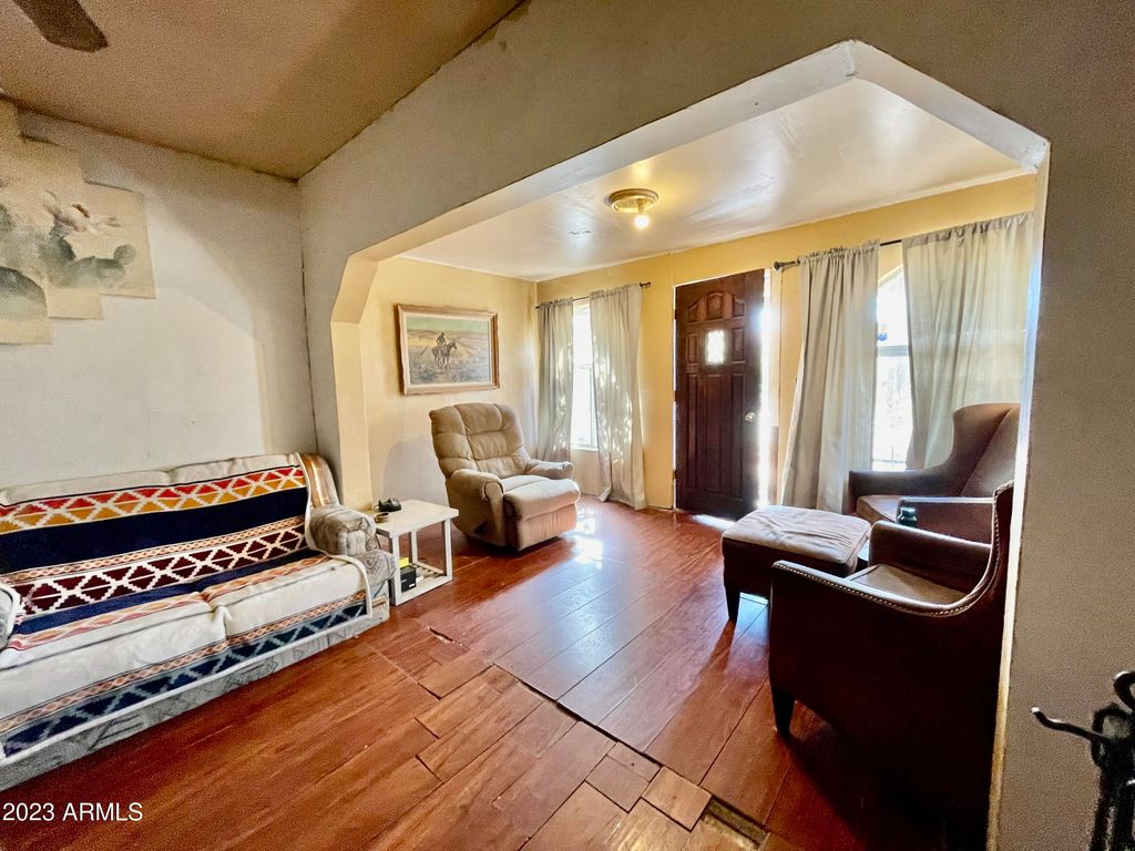 Image 10 of property listing at 231 E SECOND Avenue, Hayden, AZ 85135