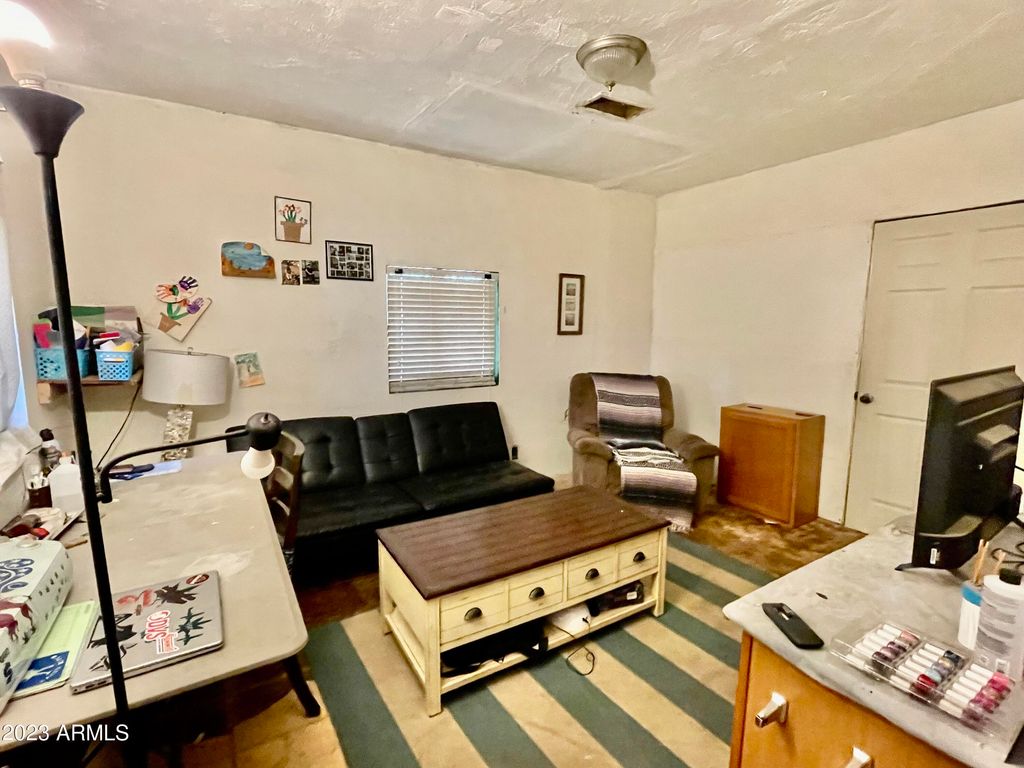 Image 14 of property listing at 231 E SECOND Avenue, Hayden, AZ 85135
