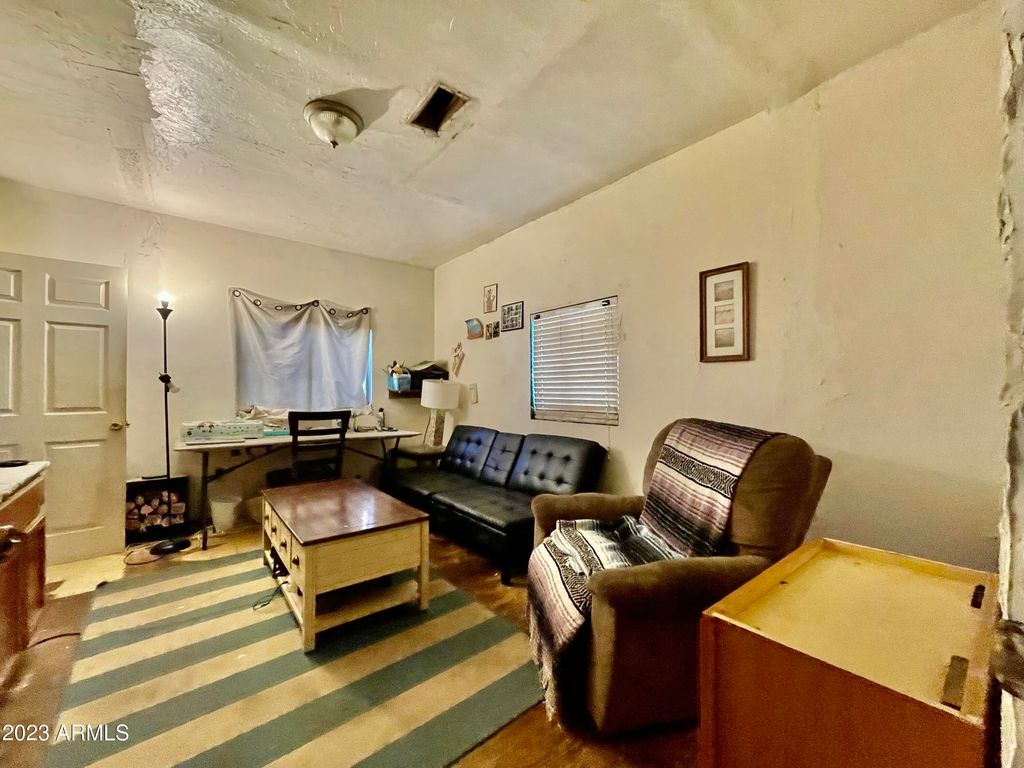Image 16 of property listing at 231 E SECOND Avenue, Hayden, AZ 85135