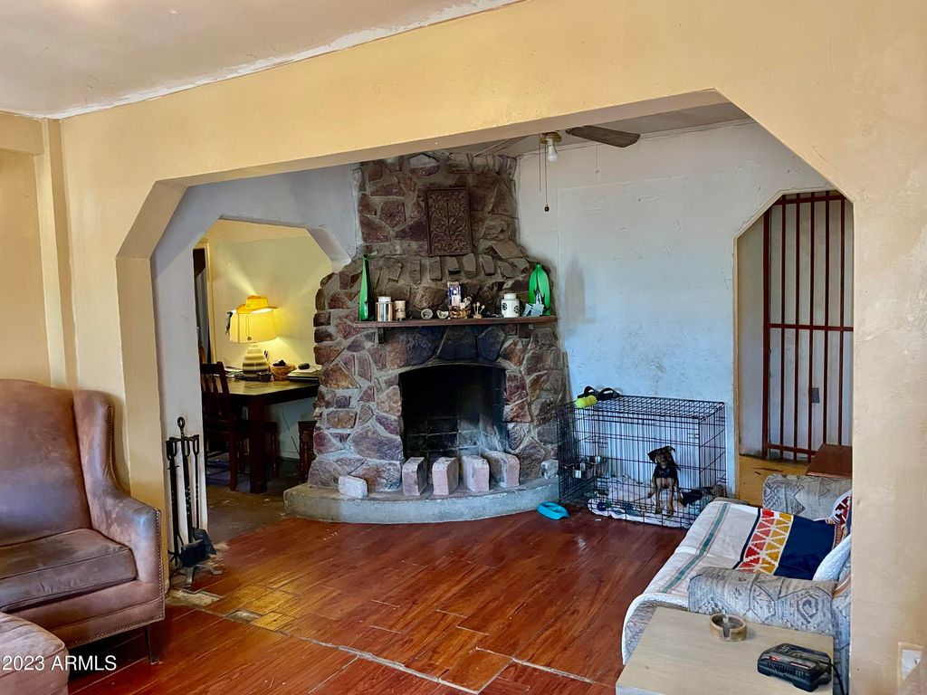 Image 5 of property listing at 231 E SECOND Avenue, Hayden, AZ 85135