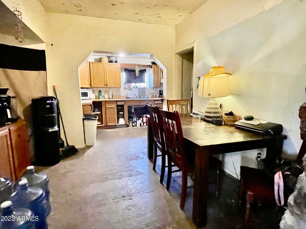 Image 6 of property listing at 231 E SECOND Avenue, Hayden, AZ 85135