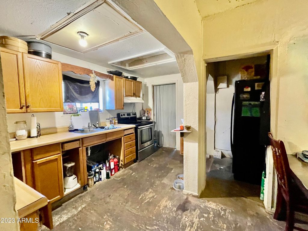 Image 7 of property listing at 231 E SECOND Avenue, Hayden, AZ 85135