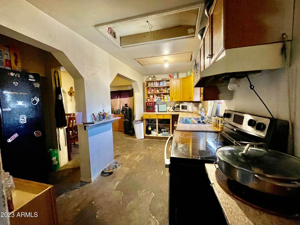 Image 9 of property listing at 231 E SECOND Avenue, Hayden, AZ 85135
