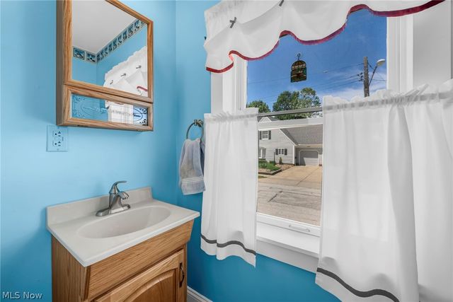 37846 Sharpe Avenue, Willoughby, OH 44094
