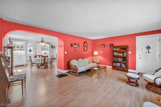 37846 Sharpe Avenue, Willoughby, OH 44094