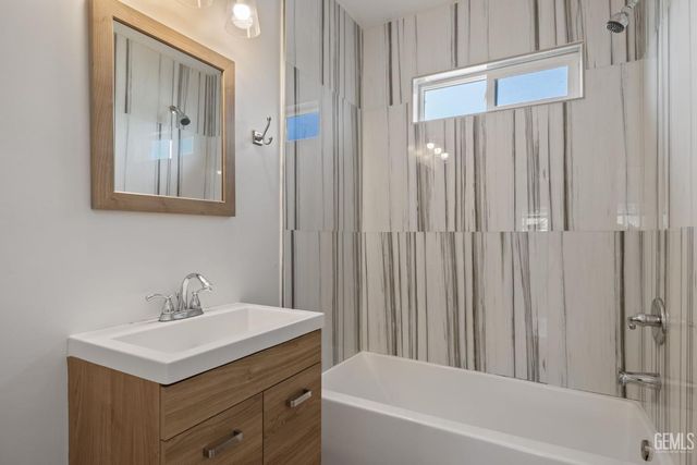 9930 Holland Street, Bakersfield, CA 93312