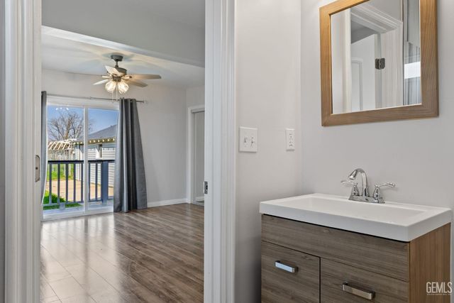 9930 Holland Street, Bakersfield, CA 93312