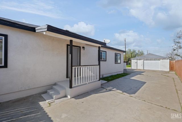 9930 Holland Street, Bakersfield, CA 93312