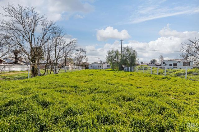 9930 Holland Street, Bakersfield, CA 93312