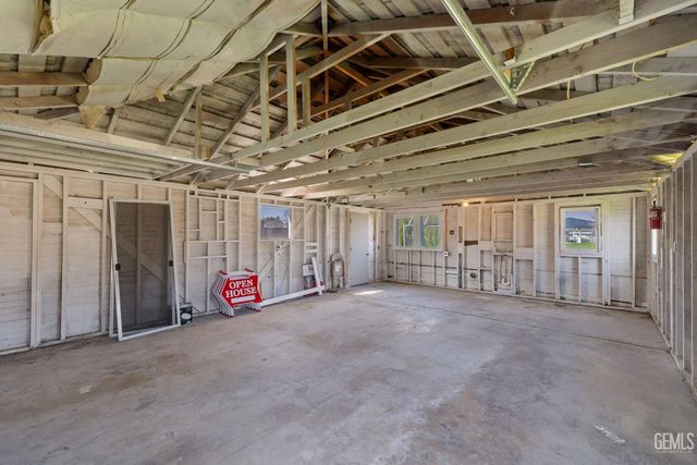 9930 Holland Street, Bakersfield, CA 93312