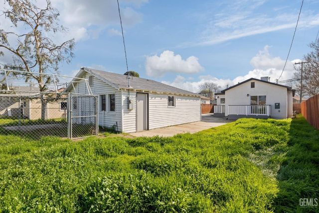 9930 Holland Street, Bakersfield, CA 93312