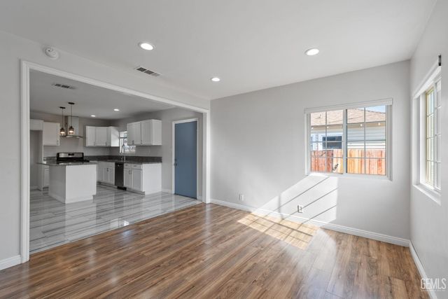 9930 Holland Street, Bakersfield, CA 93312