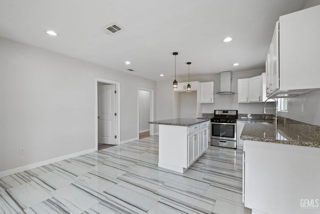 9930 Holland Street, Bakersfield, CA 93312