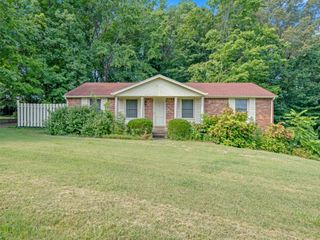 1258 Hillwood Dr, Clarksville, TN 37040