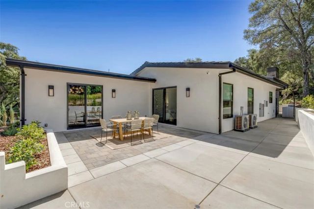 888 Oakglade, Monrovia, CA 91016