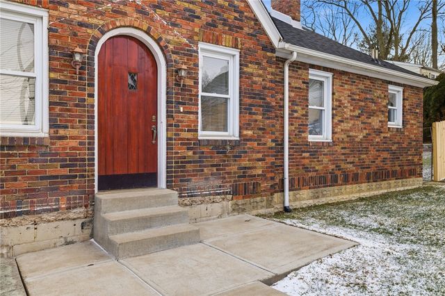 8 Esther Street, Overbrook, PA 15227